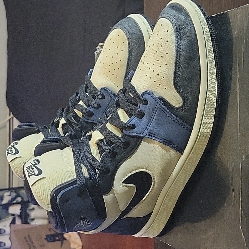 Jordan 1 Zoom CMFT 2 "Blackened Blue" Womens 9.5 Mens 8 EUC - Picture 3 of 9